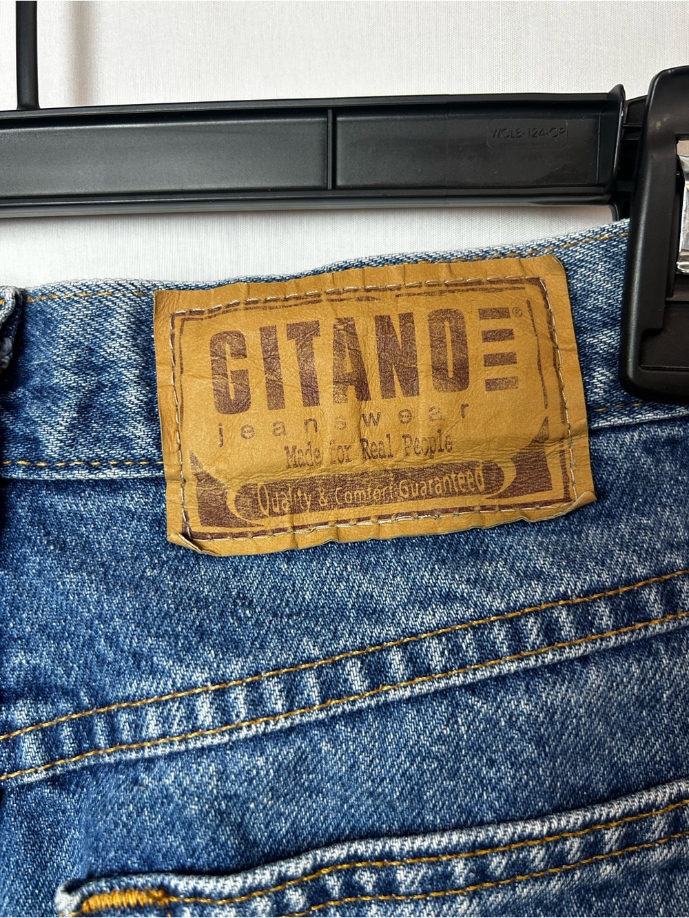 Gitano 1990’s high waisted tapered leg mom jeans size 12 tall. Distressed look